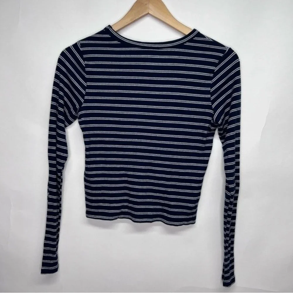 Hollister striped Women’s blouse size smalll - Picture 2 of 3